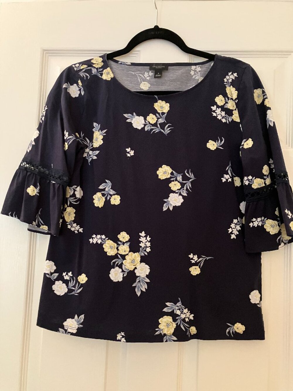 Ann Taylor Factory Top, Size M, Navy Floral